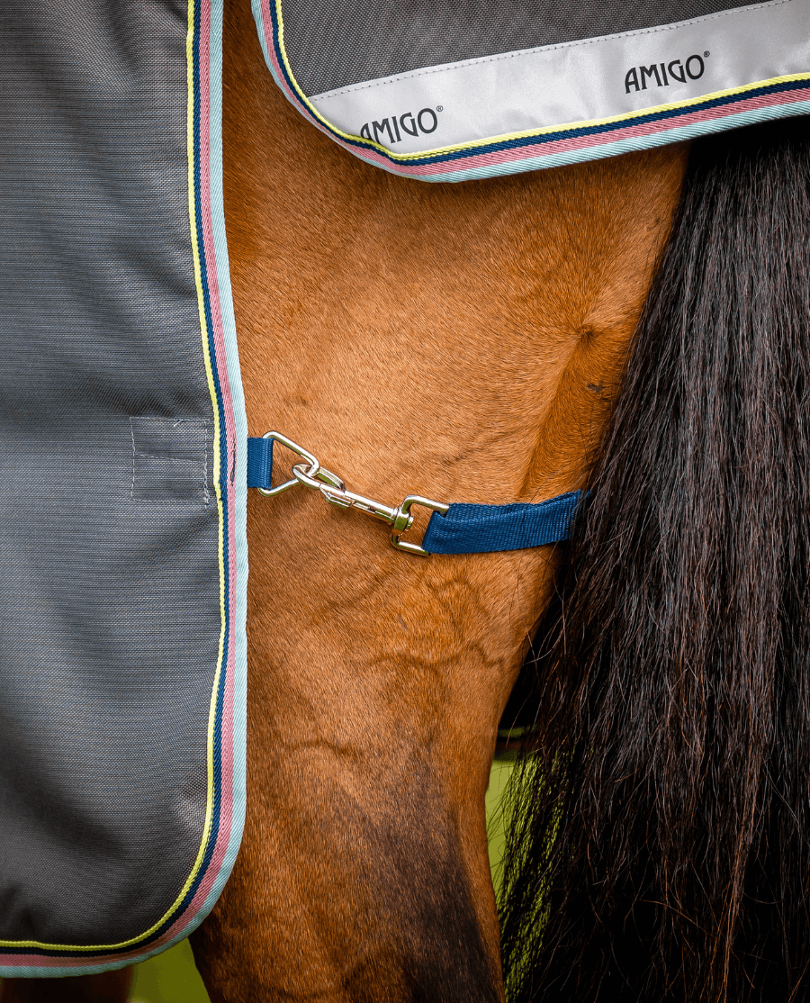 Amigo Bravo 12 Plus Medium/ 250G fra Horseware - animondo.dk - AARP72-KCSK-69